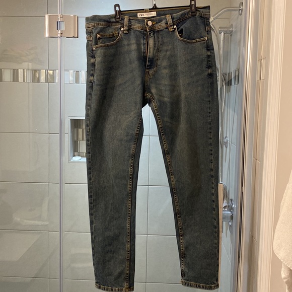 Zara Jeans size 36 - Never Worn - Picture 2 of 2